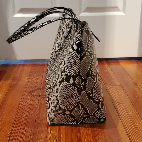 H&M tote. - Picture 2 of 8